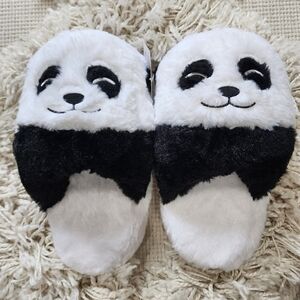 🆕️ kids (2-3) Super Cute, Panda slippers